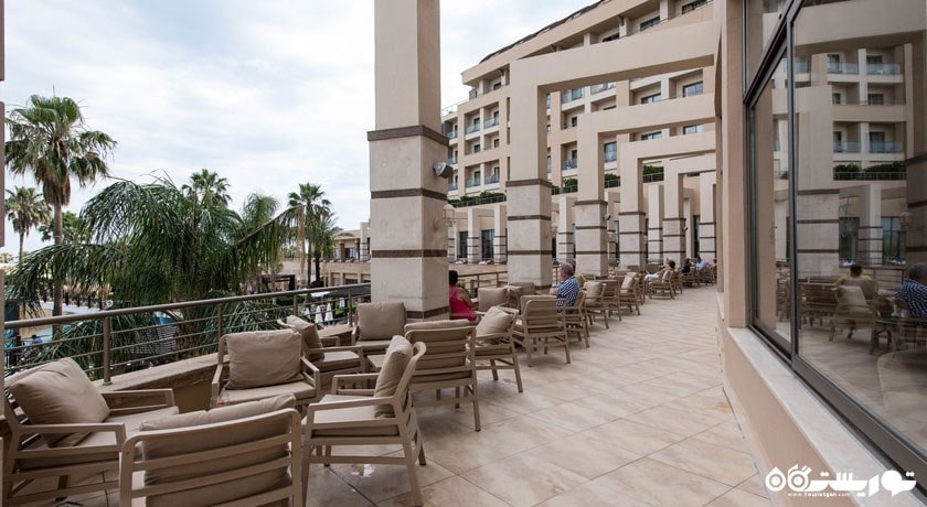 نمایی از محوطه نشیمن تراس